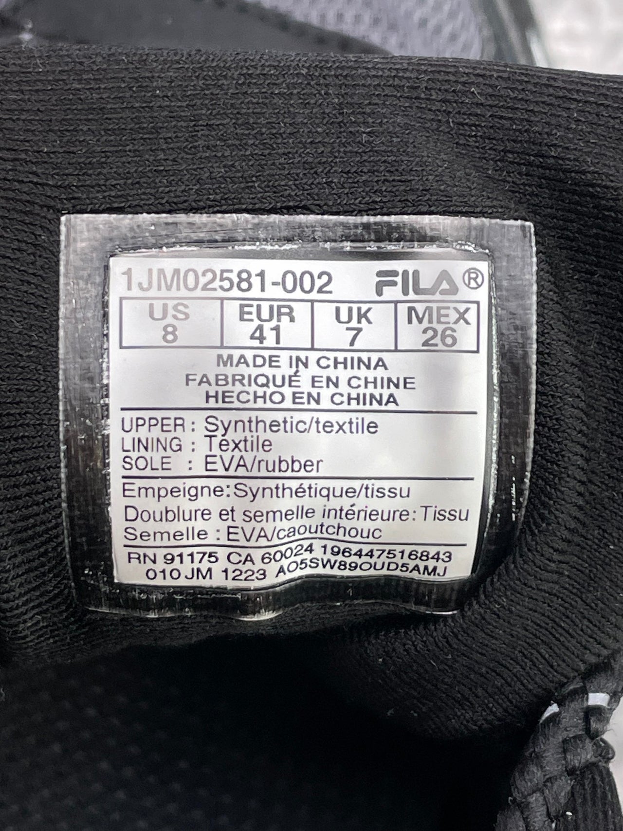 Fila Firetrail Evo — buty sportowe męskie w bardzo dobrym stanie rozmiar 41, etykieta z kodem modelu 1JM02581-002