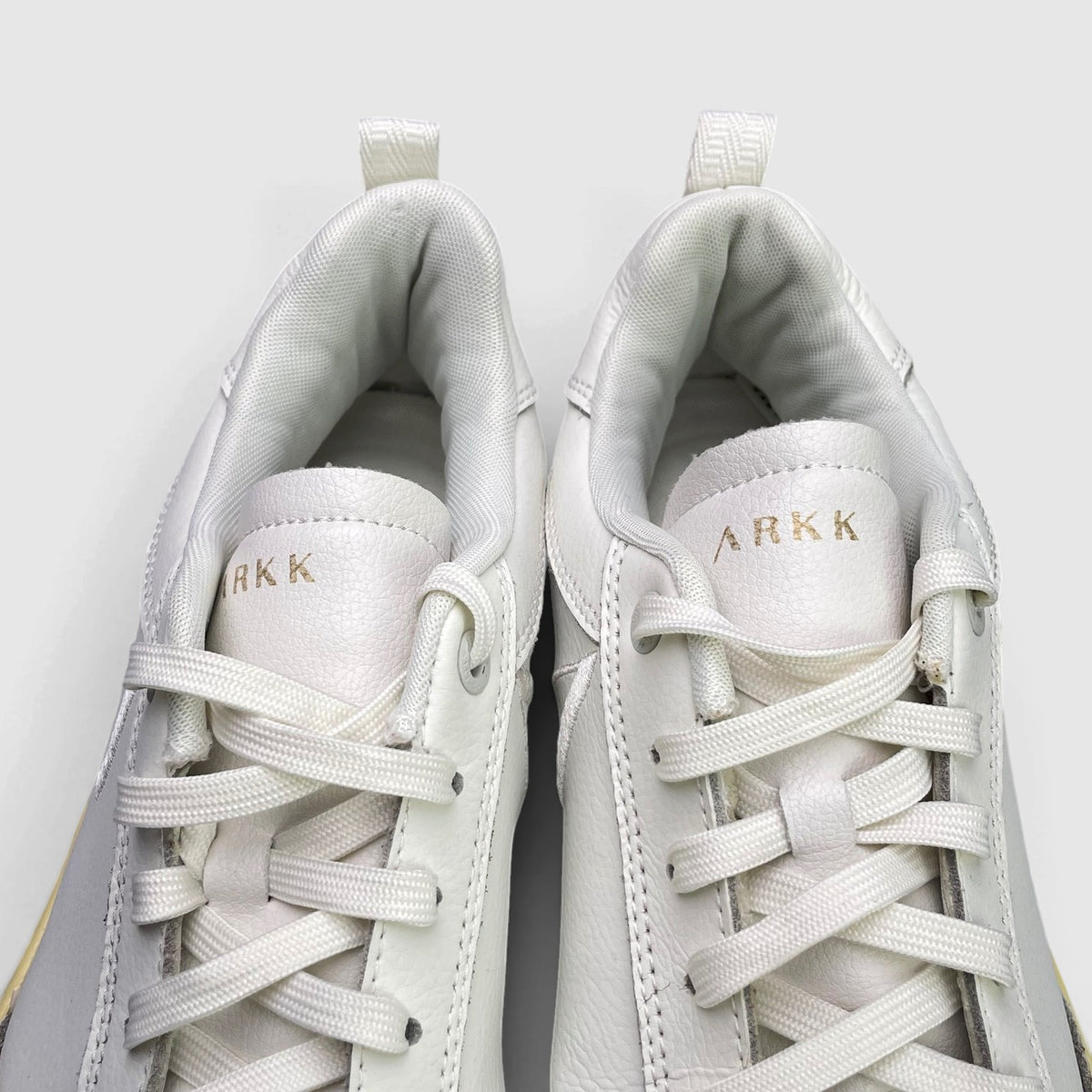 Arkk Copenhagen ARKK Copenhgen Sneakers — buty sportowe męskie w bardzo dobrym stanie rozmiar 42, język buta