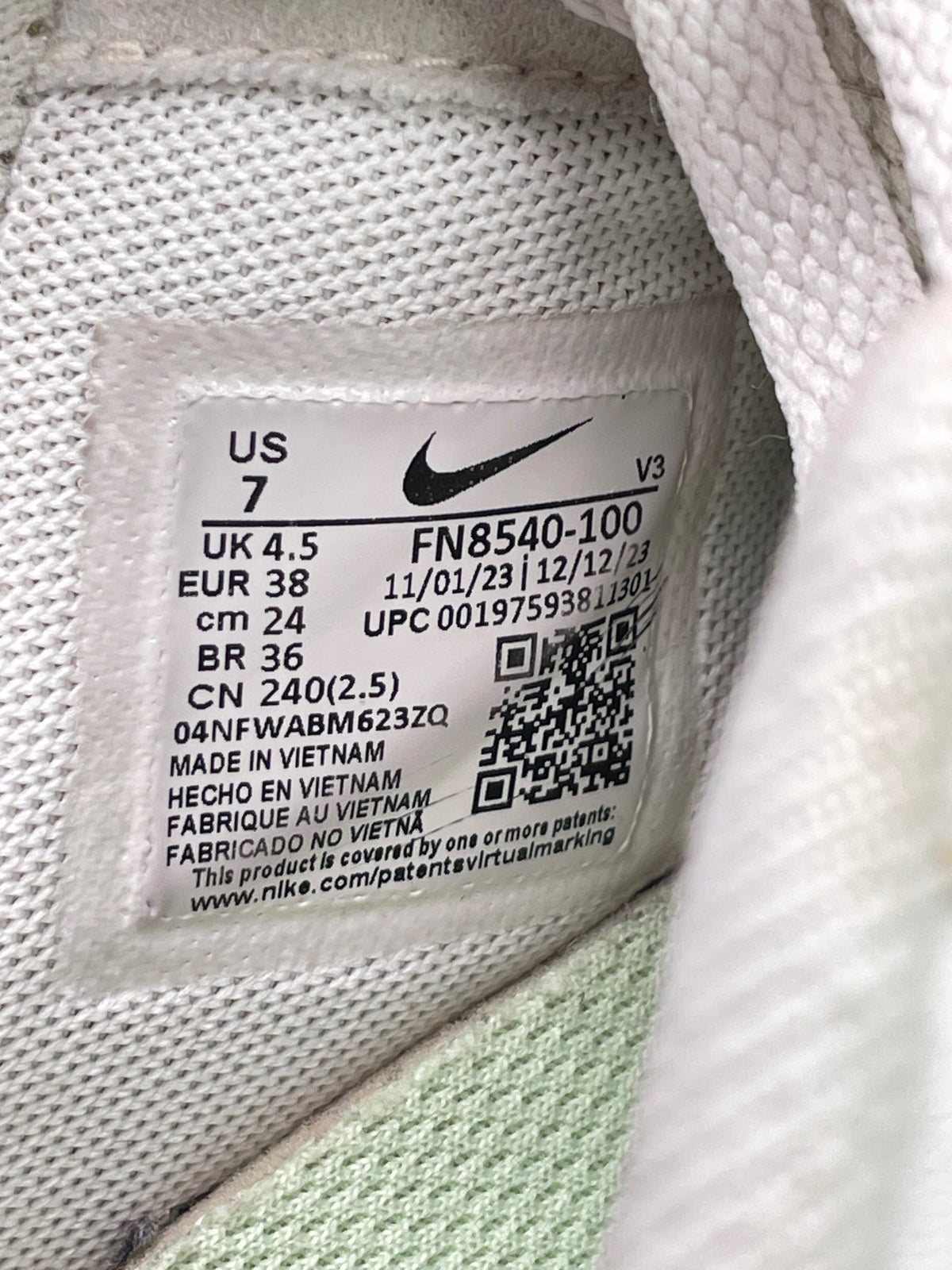 Nike Air Force 1 Low SE Next Nature Sail — buty sportowe damskie w bardzo dobrym stanie rozmiar 38, etykieta z kodem modelu FN8540-100