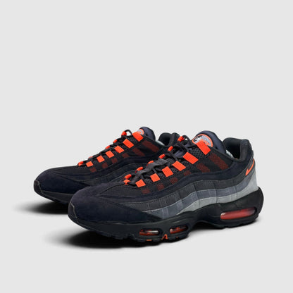 Nike Air Max 95 Hyper Crimson, buty sportowe męskie w bardzo dobrym stanie rozmiar 46, para butów