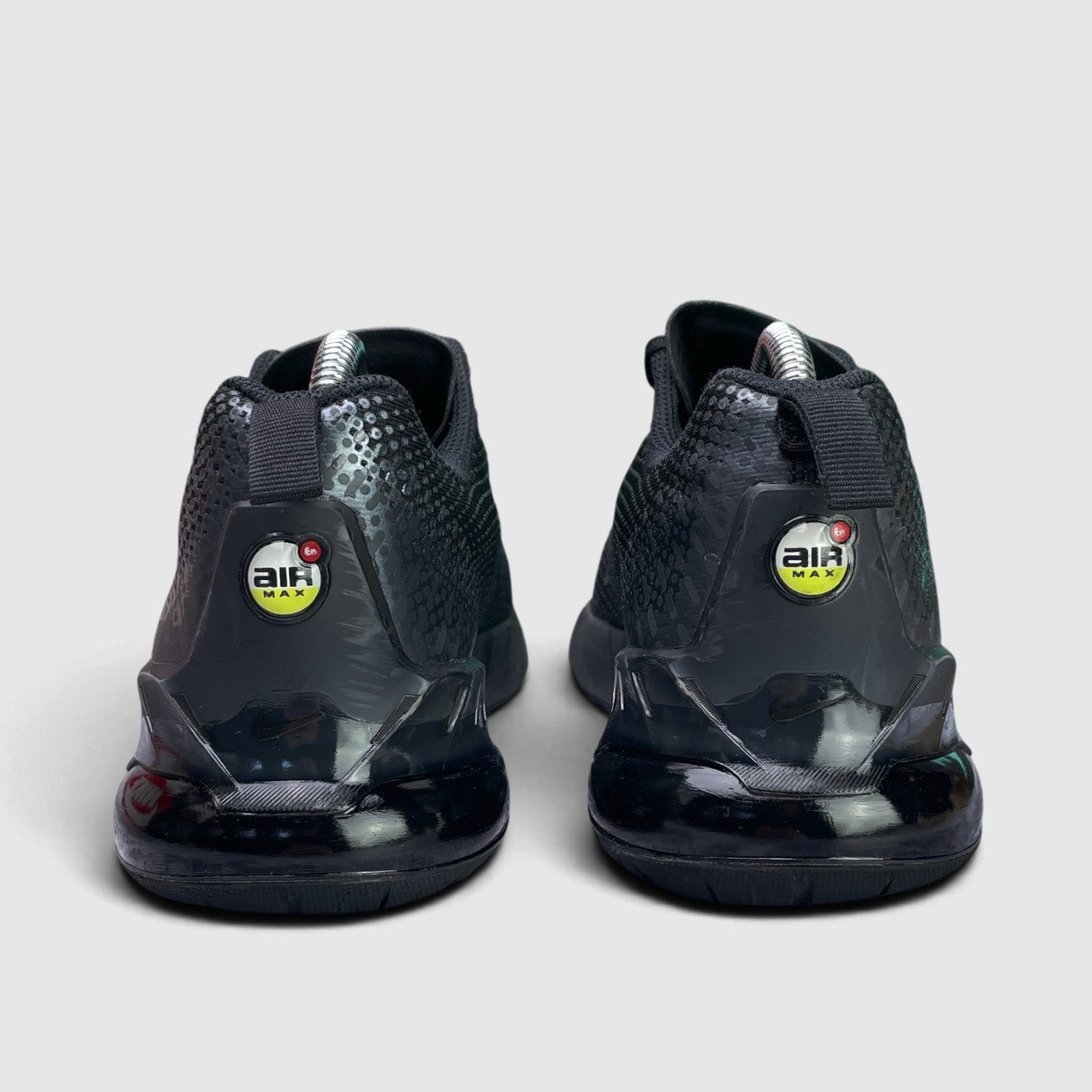 Nike Air Max Phoenix, buty sportowe damskie w bardzo dobrym stanie rozmiar 37.5, widok z tyłu