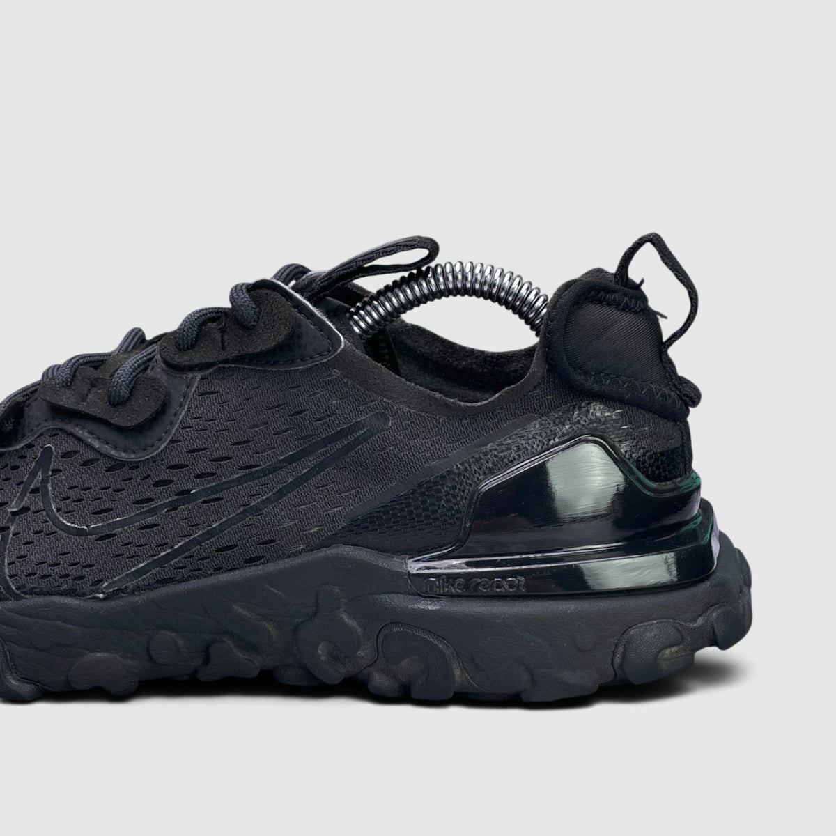 Nike React Vision, buty sportowe damskie w bardzo dobrym stanie rozmiar 38.5, boczny profil, lewa strona