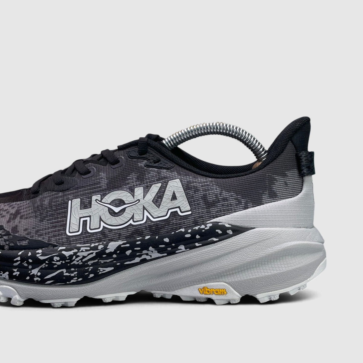Hoka Speedgoat 6, trekkingi męskie nowe rozmiar 43 1/3, boczny profil, lewa strona