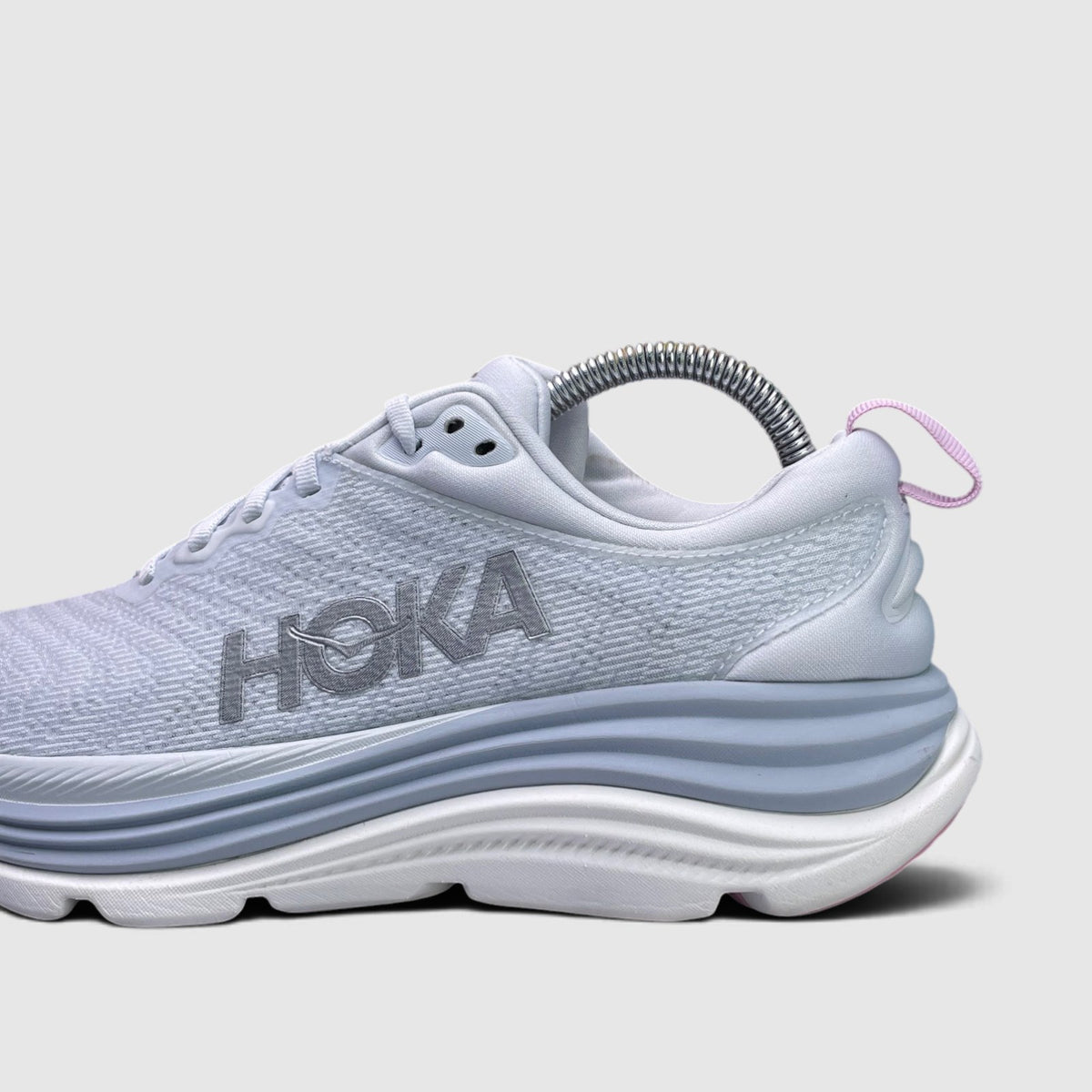 Hoka Gaviota 5, buty sportowe damskie w bardzo dobrym stanie rozmiar 40 2/3, boczny profil, lewa strona