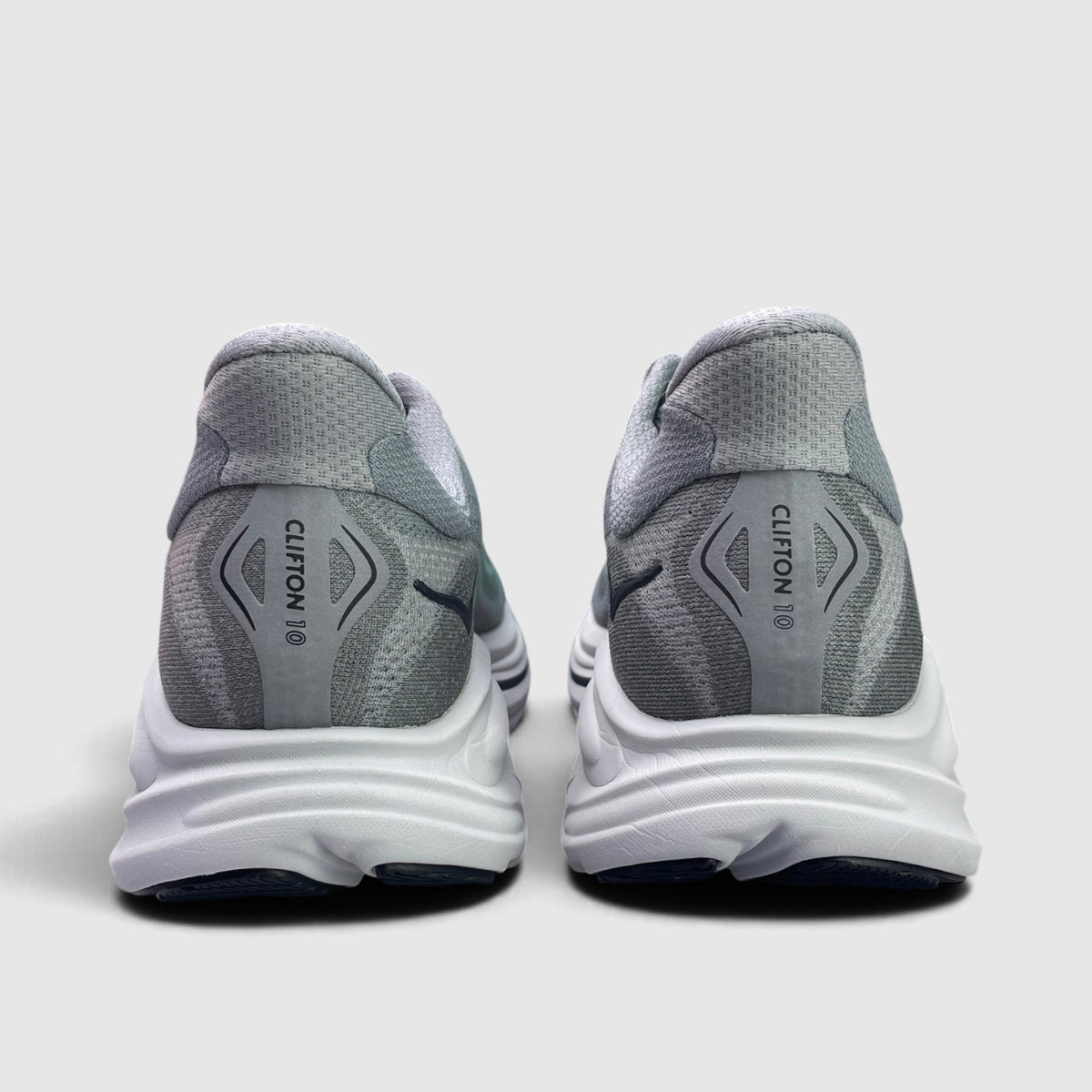 Hoka Clifton 10 Wide, buty sportowe męskie w bardzo dobrym stanie rozmiar 44, widok z tyłu