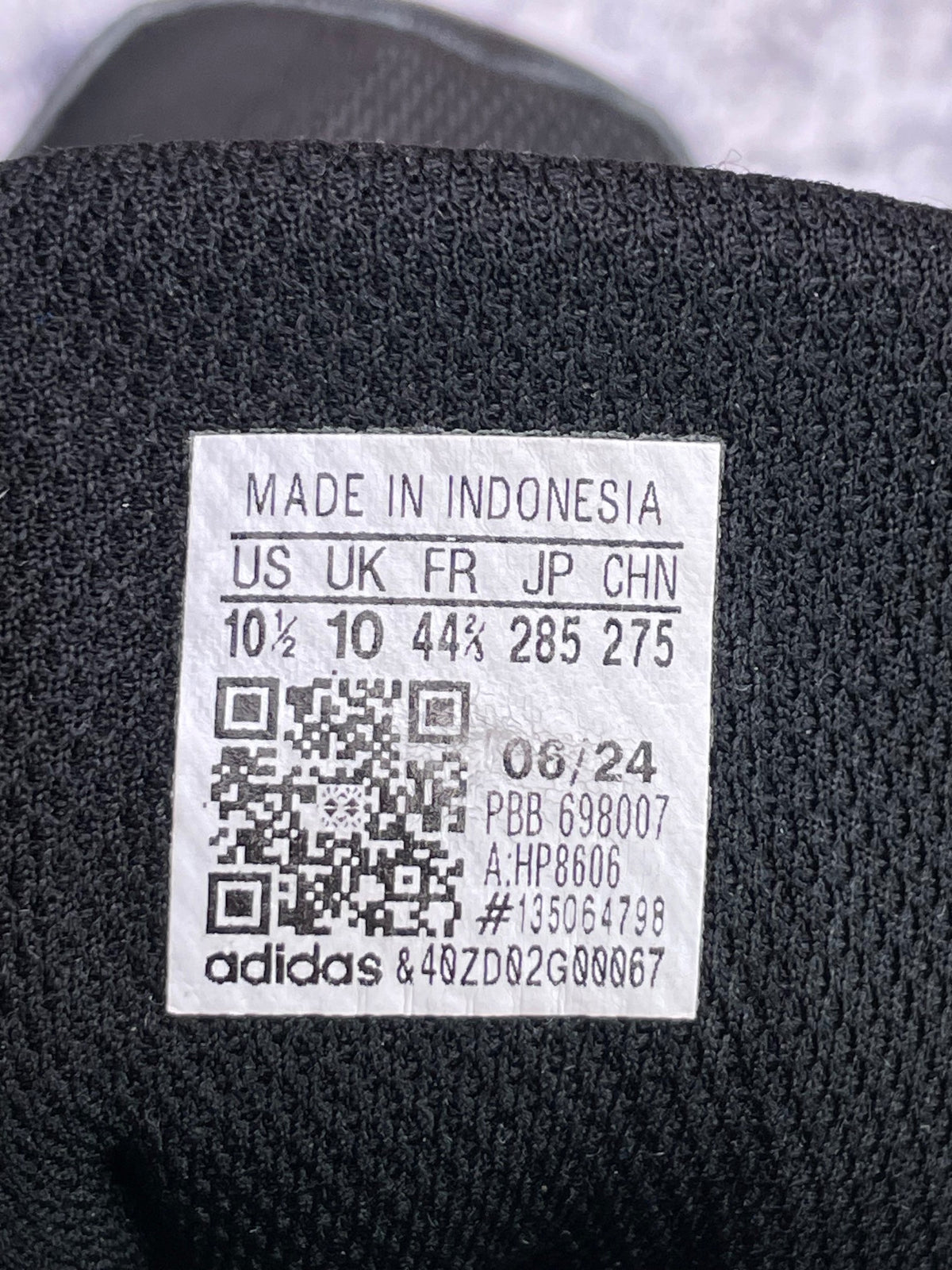 Adidas Terrex Swift Solo 2 — buty sportowe męskie w bardzo dobrym stanie rozmiar 44 2/3, etykieta z kodem modelu HP8606