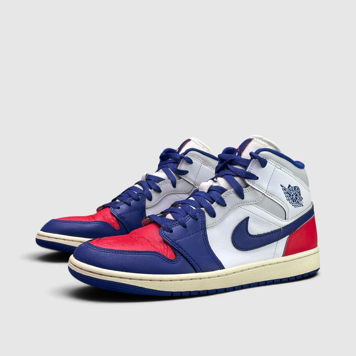 Nike Air Jordan 1 Mid Rare Air, buty sportowe męskie w bardzo dobrym stanie rozmiar 45, para butów