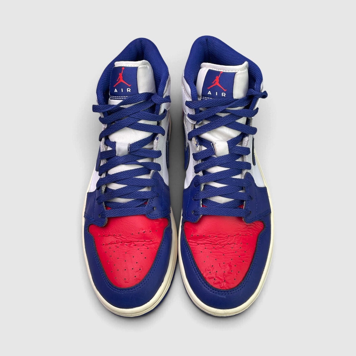 Nike Air Jordan 1 Mid Rare Air, buty sportowe męskie w bardzo dobrym stanie rozmiar 45, widok z przodu