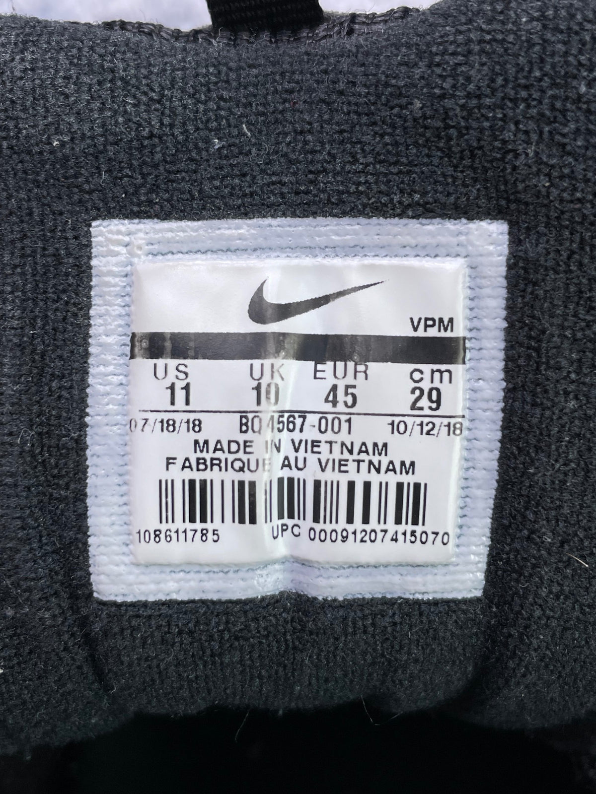 Nike Air Max 97 Triple Black — buty sportowe męskie w bardzo dobrym stanie rozmiar 45, etykieta z kodem modelu BQ4567-001