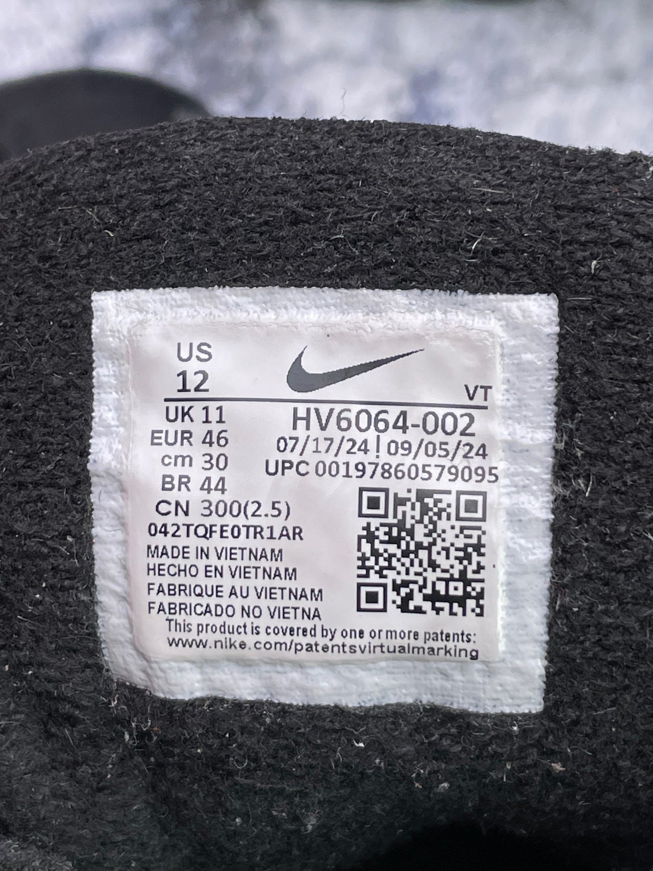 Nike Air Max 95 Ultra, buty sportowe męskie w bardzo dobrym stanie rozmiar 46, etykieta z kodem modelu HV6064-002
