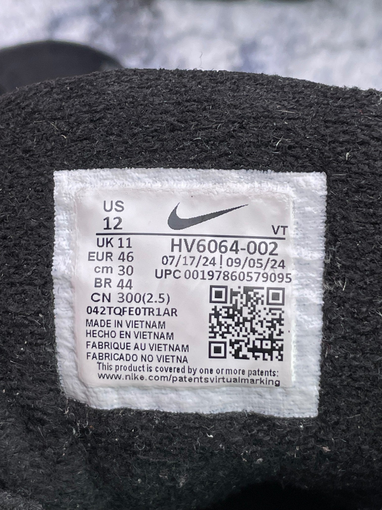 Nike Air Max 95 Ultra, buty sportowe męskie w bardzo dobrym stanie rozmiar 46, etykieta z kodem modelu HV6064-002