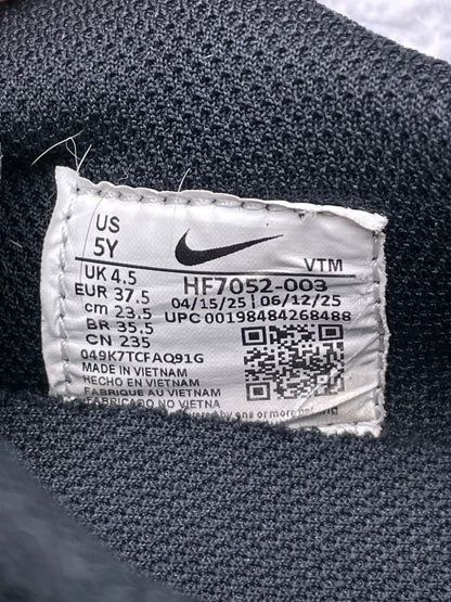 Nike Air Max Phoenix, buty sportowe damskie w bardzo dobrym stanie rozmiar 37.5, etykieta z kodem modelu HF7052-003