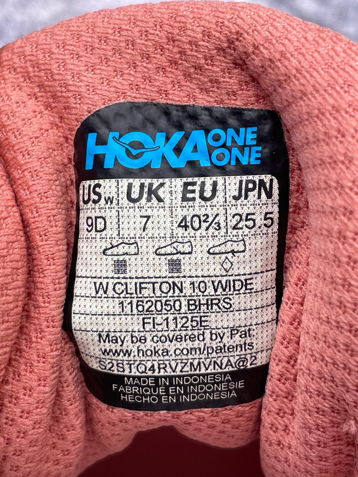Hoka Clifton 10 Wide, buty sportowe damskie nowe rozmiar 40 2/3, etykieta z kodem modelu 1162050BHRS