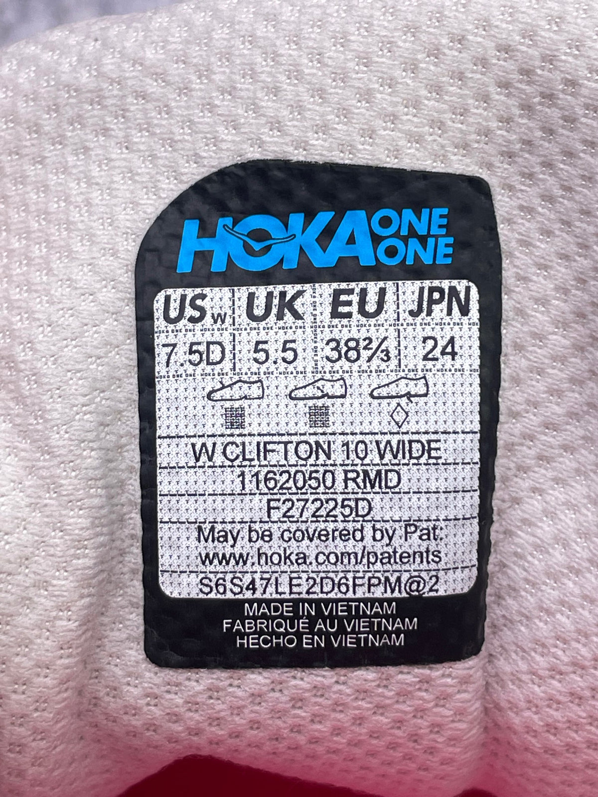 Hoka Clifton 10 Wide, buty sportowe damskie w bardzo dobrym stanie rozmiar 38 2/3, etykieta z kodem modelu 1162050RMD