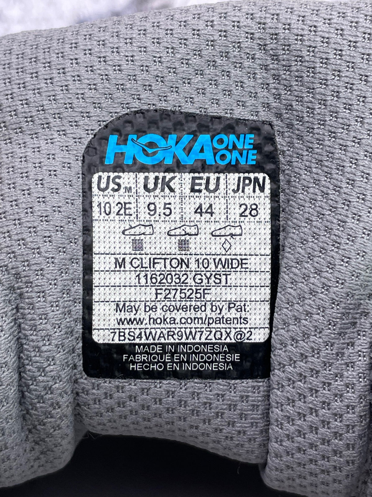 Hoka Clifton 10 Wide, buty sportowe męskie w bardzo dobrym stanie rozmiar 44, etykieta z kodem modelu 1162032GYST