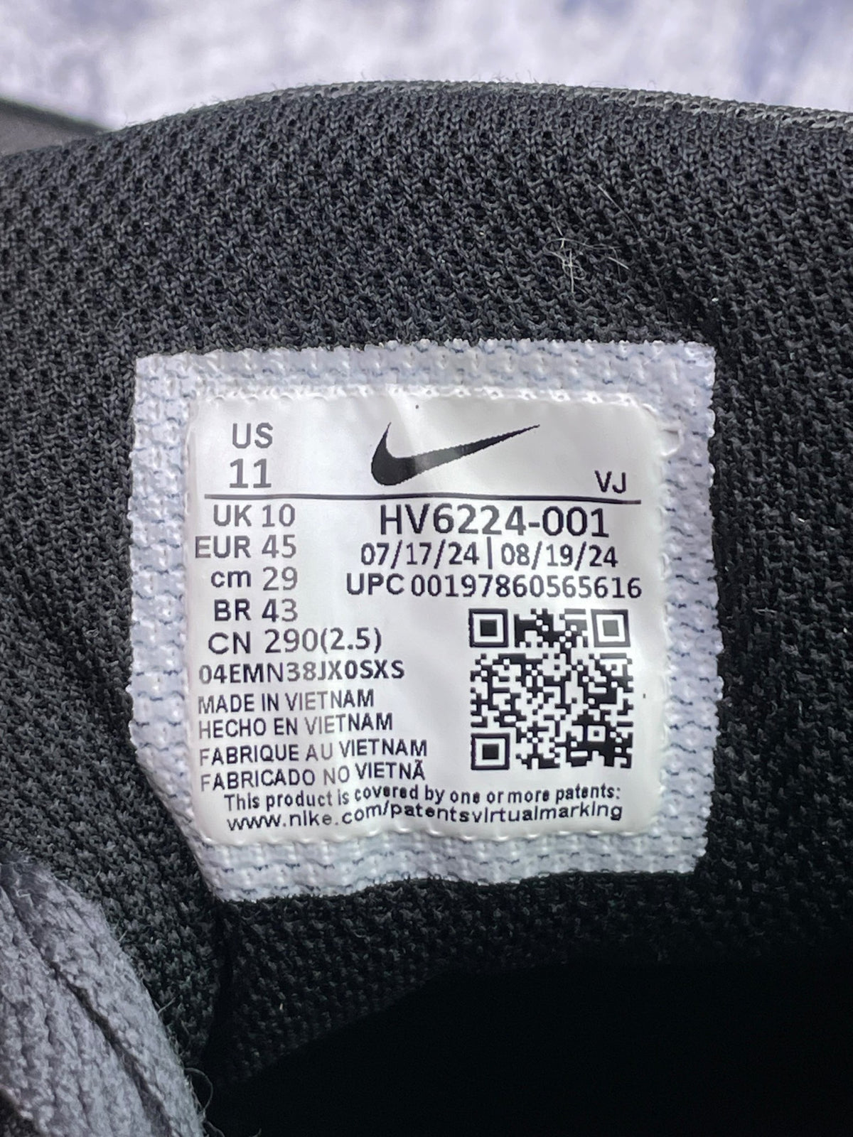 Nike Air Max 90 Black Tiffany, buty sportowe męskie w bardzo dobrym stanie rozmiar 45, etykieta z kodem modelu HV6224-001