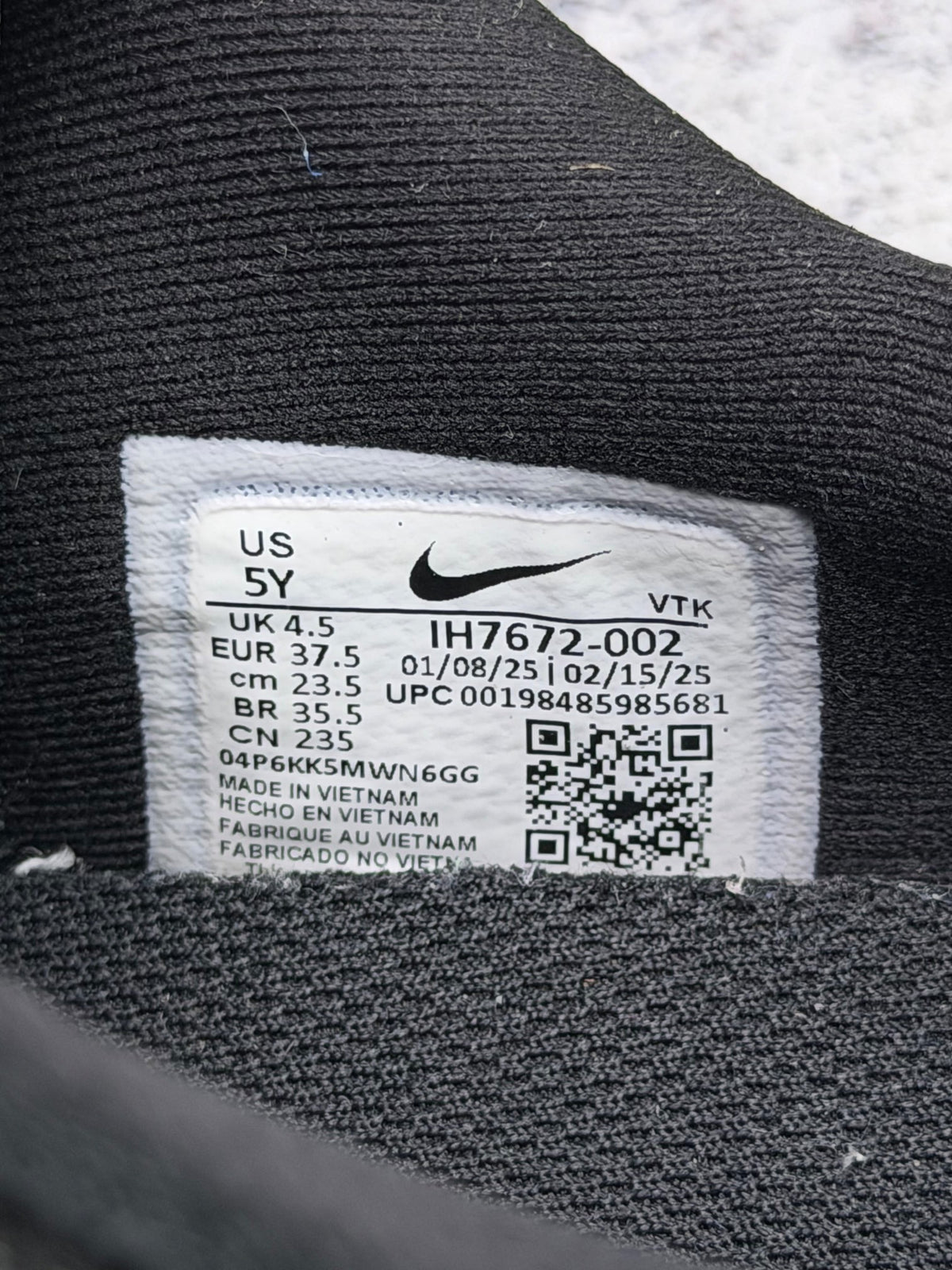 Nike Air Max DN, buty sportowe damskie w bardzo dobrym stanie rozmiar 37.5, etykieta z kodem modelu IH7672-002
