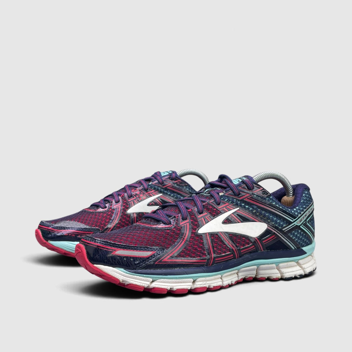 Brooks Running Shoe, buty sportowe damskie w bardzo dobrym stanie rozmiar 42.5, para butów