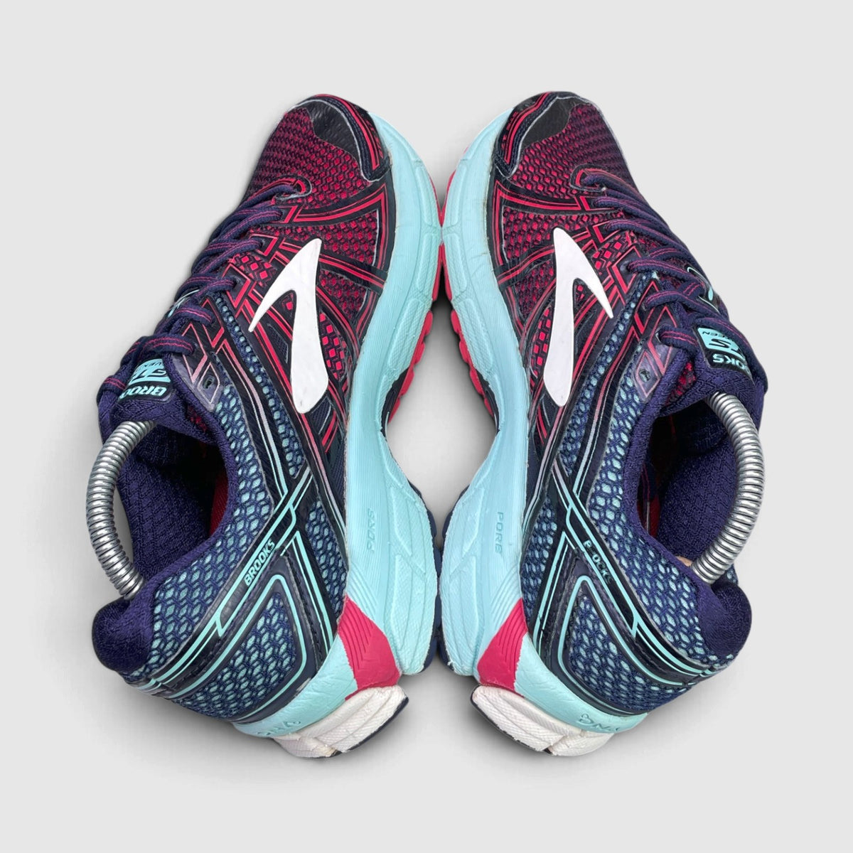 Brooks Running Shoe, buty sportowe damskie w bardzo dobrym stanie rozmiar 42.5, widok z góry