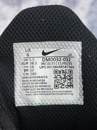Nike Air Max Plus Pencil Point, buty sportowe damskie w bardzo dobrym stanie rozmiar 38.5, etykieta z kodem modelu DM0032-032