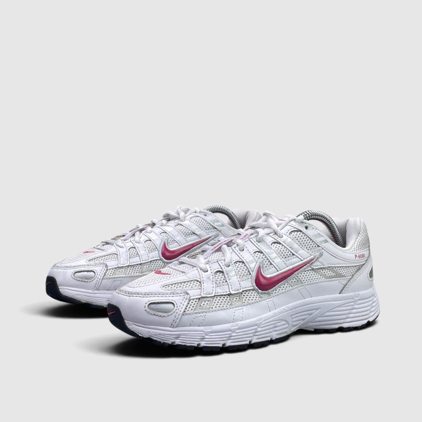 Nike P-6000, buty sportowe damskie w bardzo dobrym stanie rozmiar 38, para butów