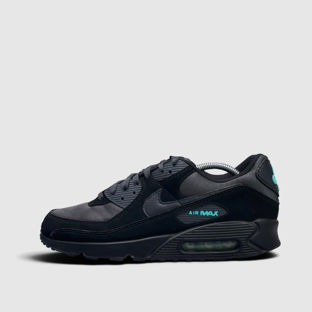 Nike Air Max 90 Black Tiffany, buty sportowe męskie w bardzo dobrym stanie rozmiar 45, boczny profil, lewa strona