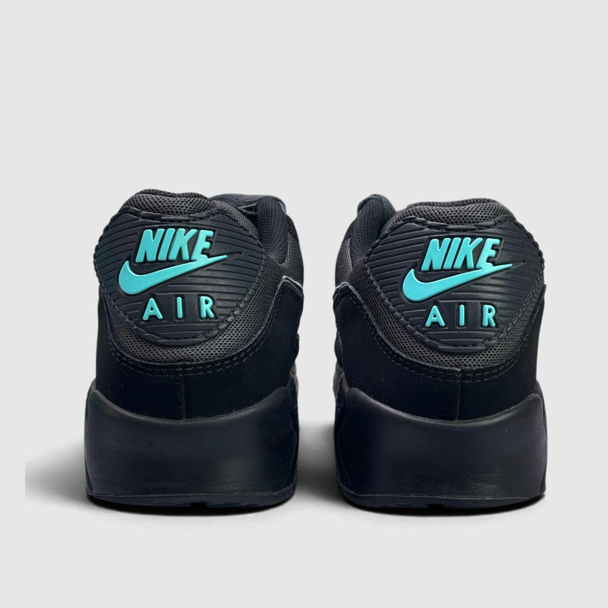 Nike Air Max 90 Black Tiffany, buty sportowe męskie w bardzo dobrym stanie rozmiar 45, widok z tyłu