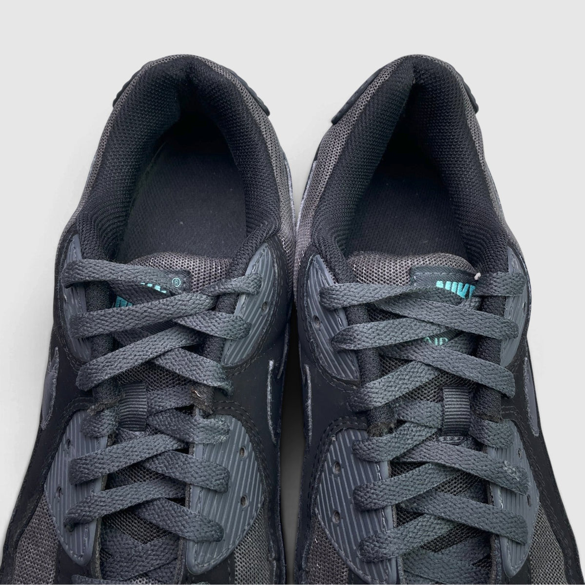 Nike Air Max 90 Black Tiffany, buty sportowe męskie w bardzo dobrym stanie rozmiar 45, widok z góry