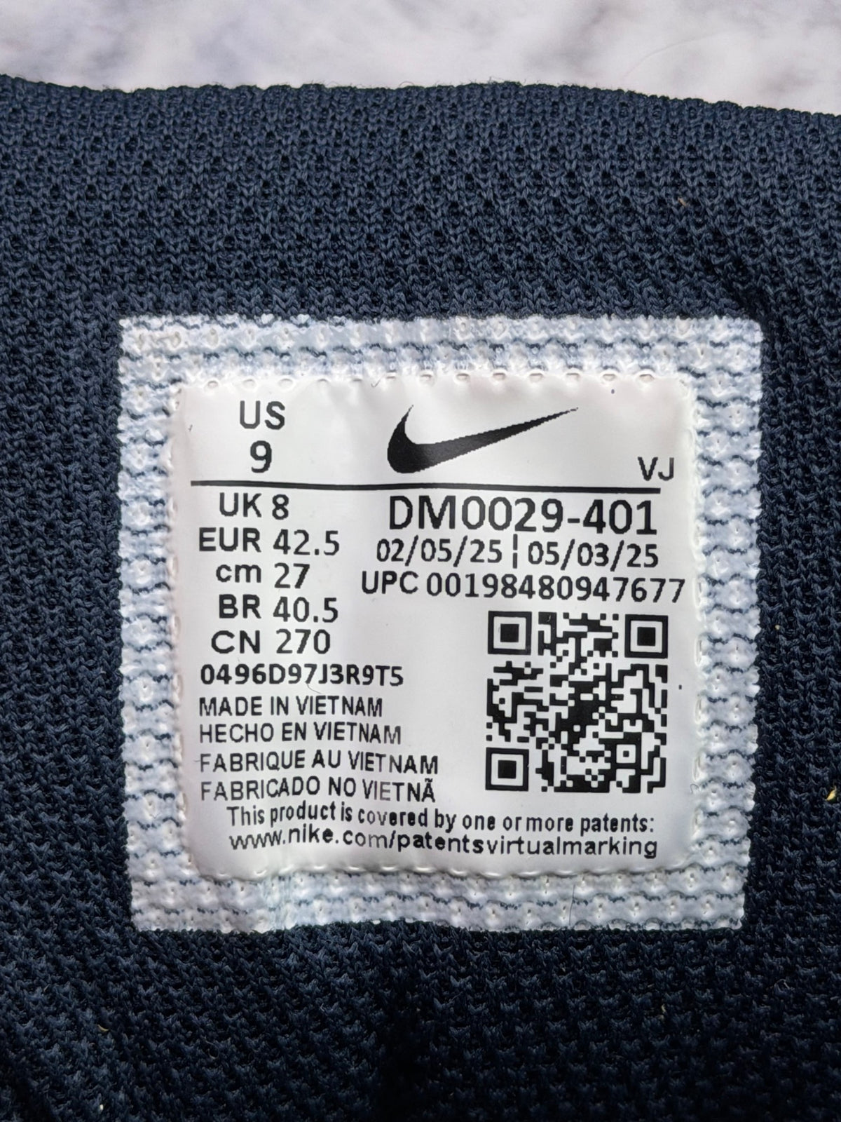 Nike Air Max 90 Obsidian Lightning, buty sportowe męskie w bardzo dobrym stanie rozmiar 42.5, etykieta z kodem modelu DM0029-401