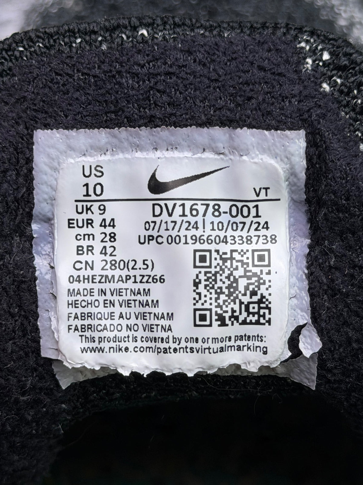 Nike Air VaporMax 2023 Flyknit Oreo, buty sportowe męskie w bardzo dobrym stanie rozmiar 44, etykieta z kodem modelu DV1678-001
