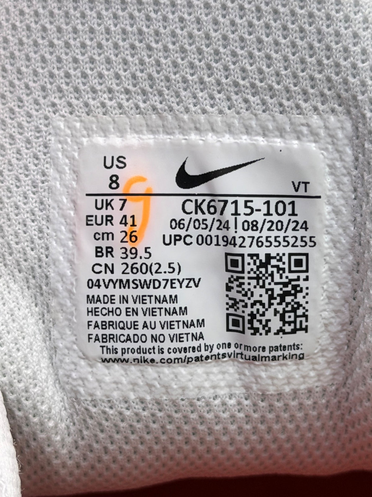 Nike Air Max Plus 3 Gunsmoke, buty sportowe męskie w bardzo dobrym stanie rozmiar 41, etykieta z kodem modelu CK6715-101