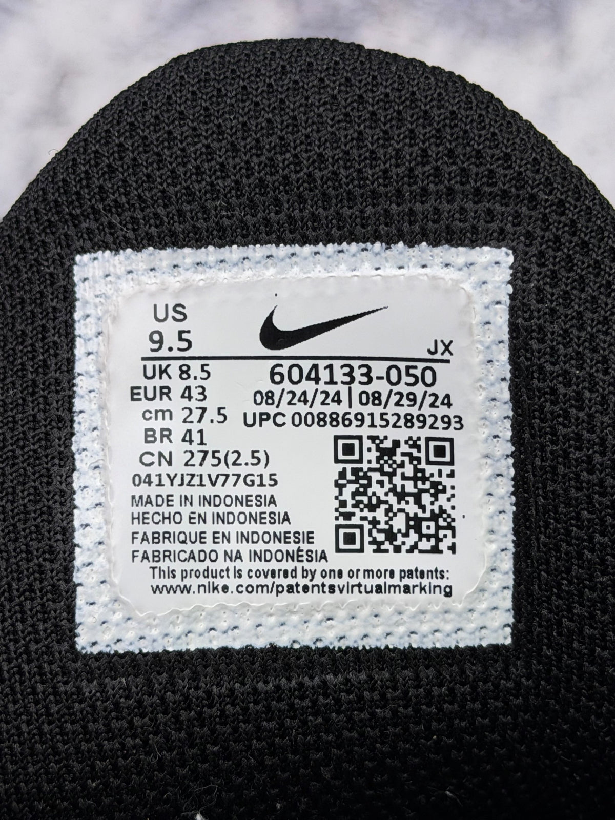 Nike Air Max Plus Triple Black, buty sportowe męskie w bardzo dobrym stanie rozmiar 43, etykieta z kodem modelu 604133-050
