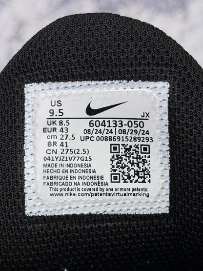 Nike Air Max Plus Triple Black, buty sportowe męskie w bardzo dobrym stanie rozmiar 43, etykieta z kodem modelu 604133-050