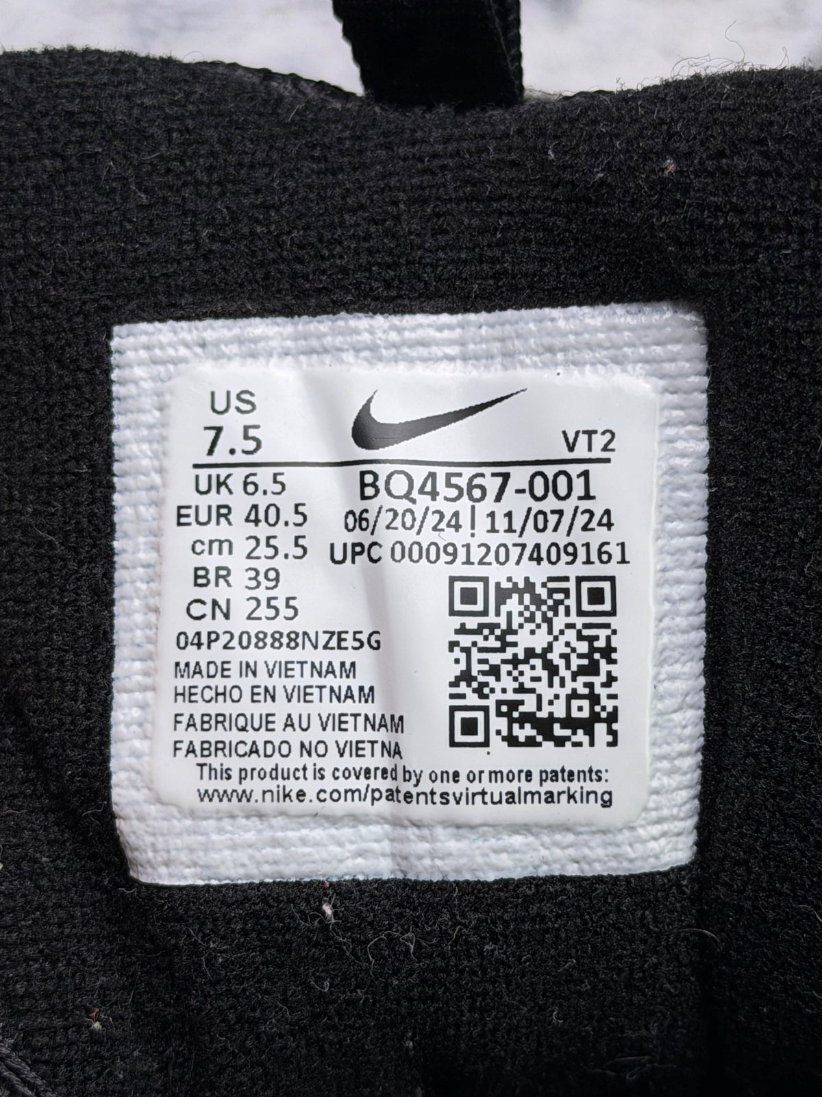 Nike Air Max 97 Triple Black, buty sportowe męskie w bardzo dobrym stanie rozmiar 40.5, etykieta z kodem modelu BQ4567-001