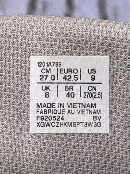 Asics Gel-Nyc, buty sportowe męskie w bardzo dobrym stanie rozmiar 42.5, etykieta z kodem modelu 1201A789
