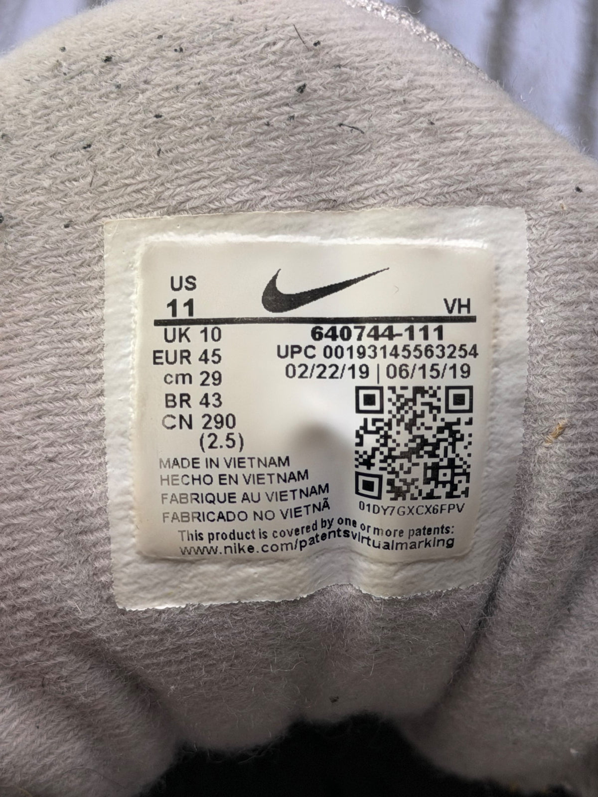 Nike Air Max 98 Gundam, buty sportowe męskie w bardzo dobrym stanie rozmiar 45, etykieta z kodem modelu 640744-111