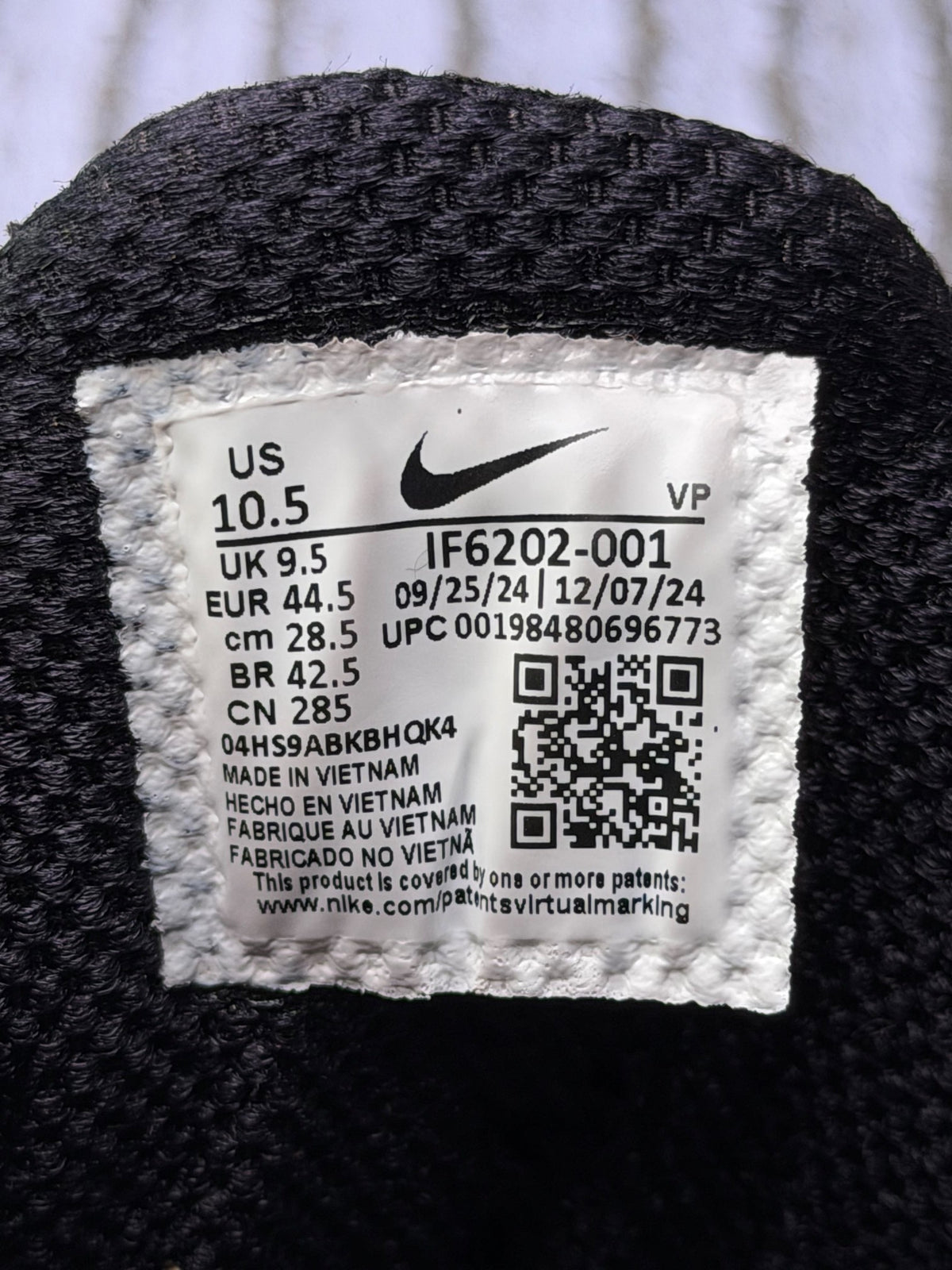 Nike Shox TL Deadpool, buty sportowe męskie w dobrym stanie rozmiar 44.5, etykieta z kodem modelu IF6202-001