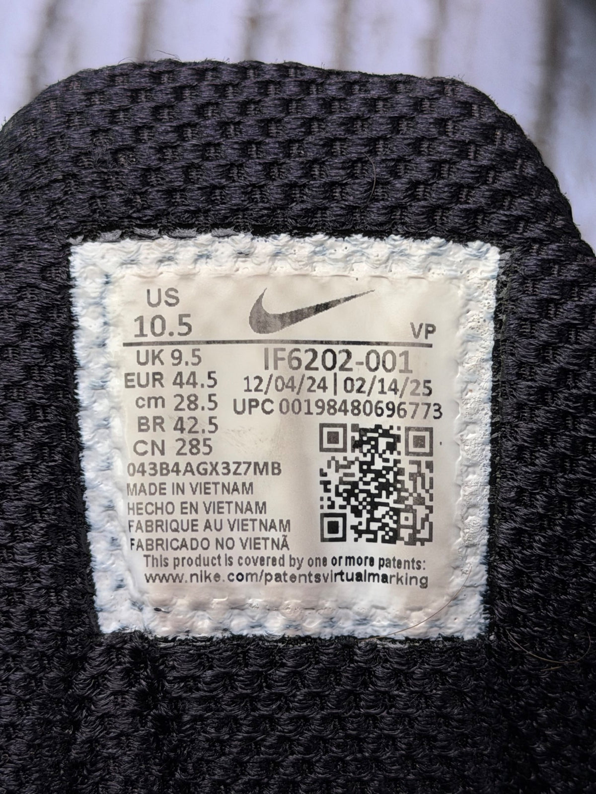 Nike Shox TL Deadpool, buty sportowe męskie w bardzo dobrym stanie rozmiar 44.5, etykieta z kodem modelu IF6202-001