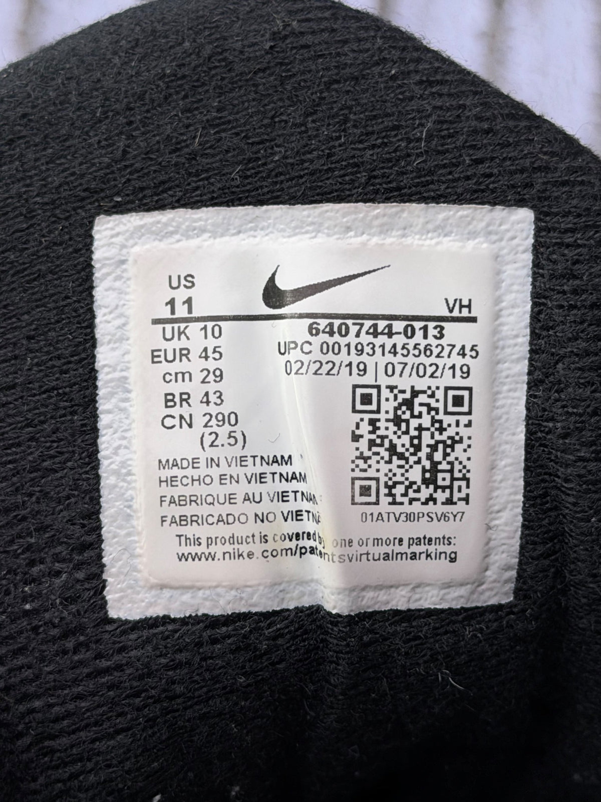 Nike Air Max 98, buty sportowe męskie w bardzo dobrym stanie rozmiar 45, etykieta z kodem modelu 640744-013