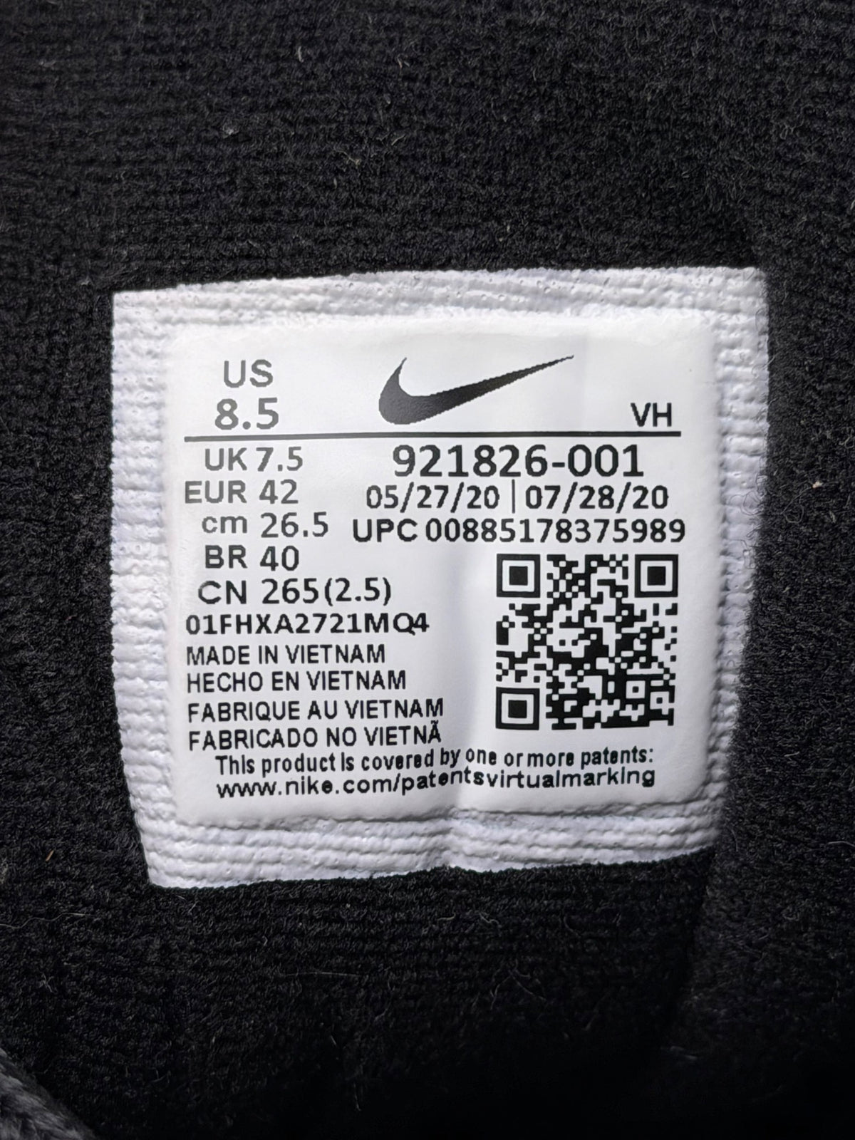 Nike Air Max 97, buty sportowe męskie w bardzo dobrym stanie rozmiar 42, etykieta z kodem modelu 921826-001