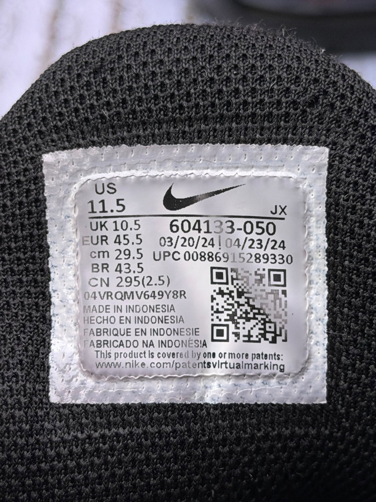 Nike Air Max Plus Triple Black, buty sportowe męskie w bardzo dobrym stanie rozmiar 45.5, etykieta z kodem modelu 604133-050