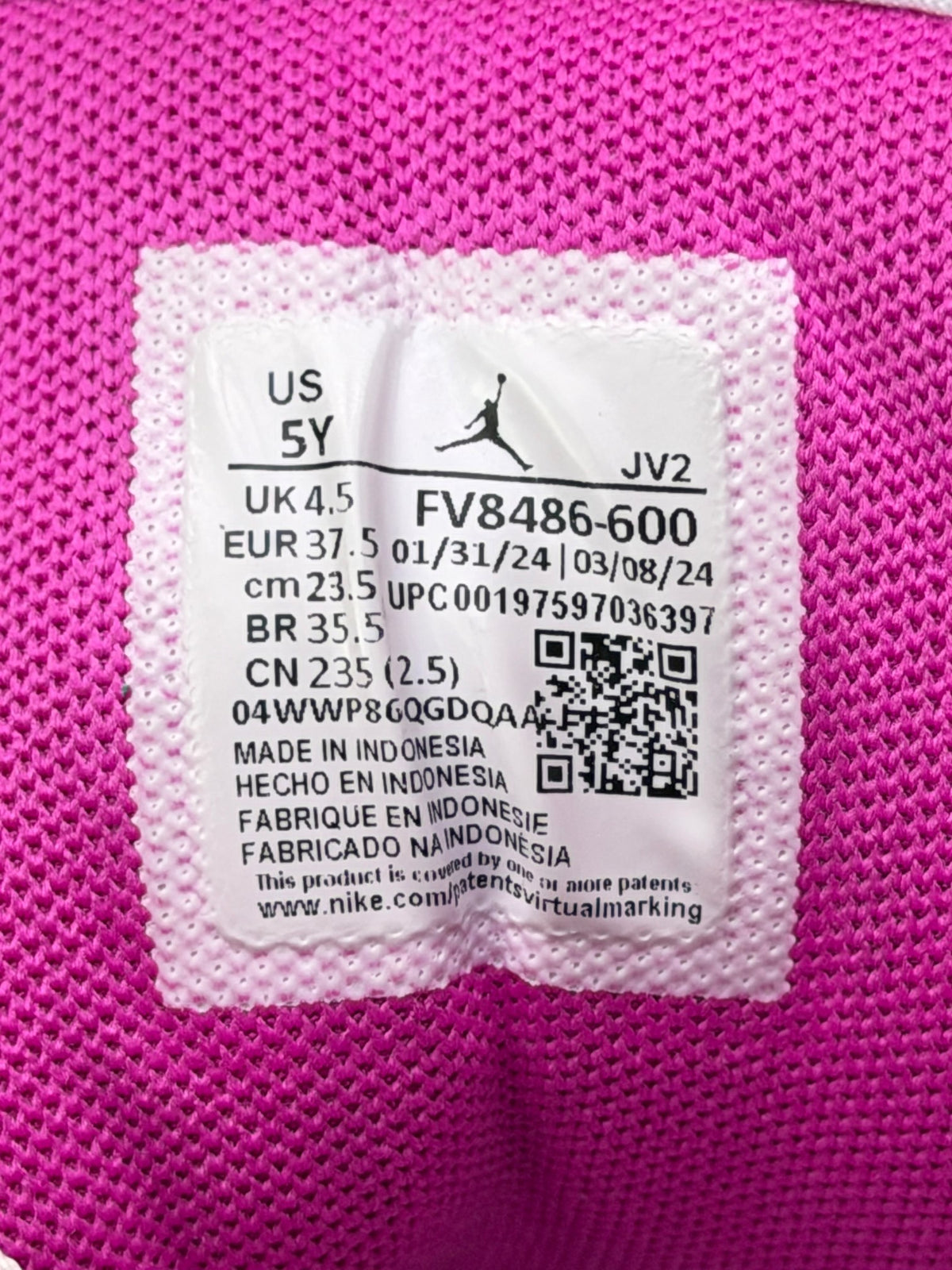 Nike Air Jordan 1 Low Fire Pink, buty sportowe damskie w bardzo dobrym stanie rozmiar 37.5, etykieta z kodem modelu FV8486-600