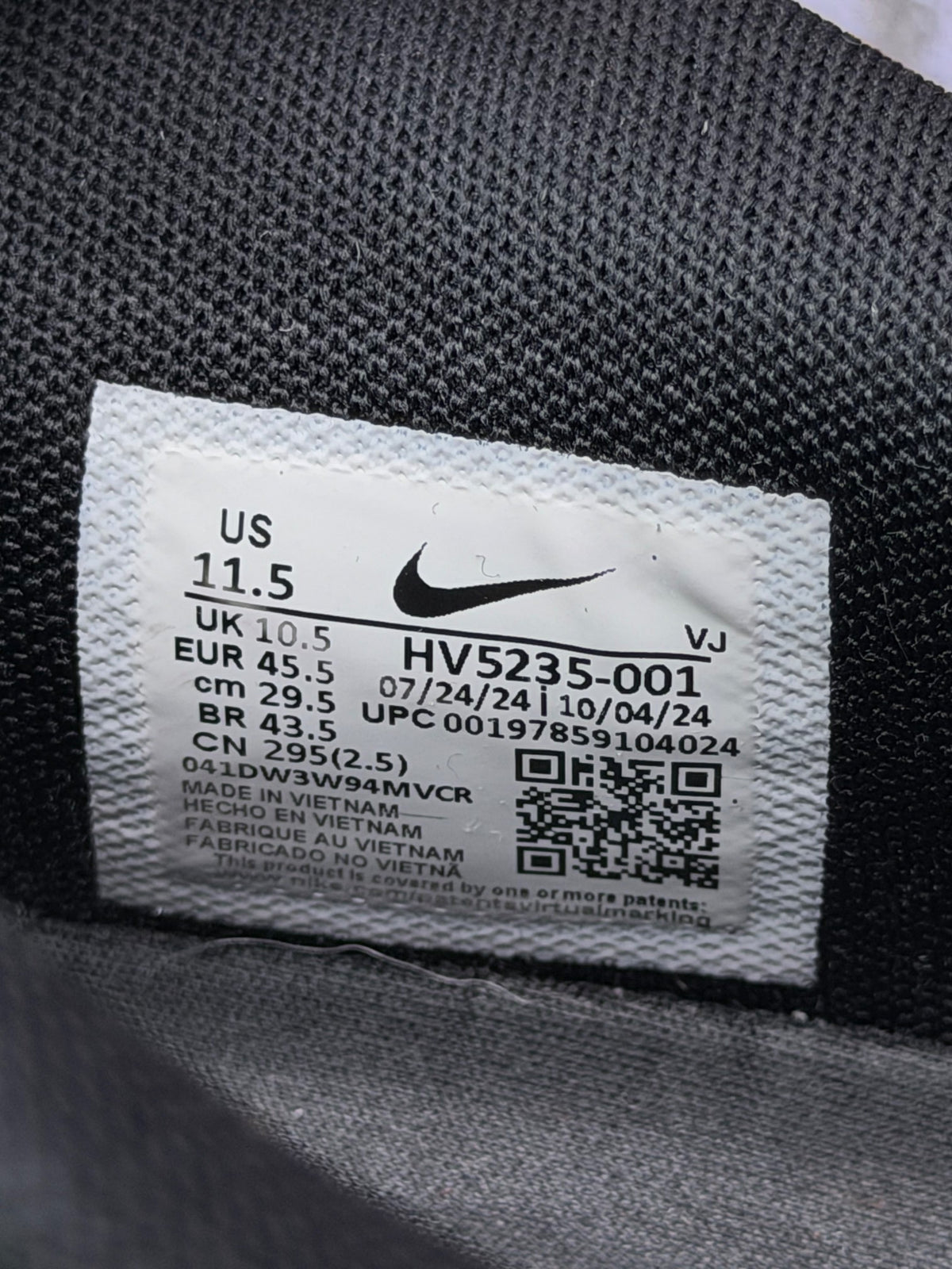 Nike Air Max DN, buty sportowe męskie w bardzo dobrym stanie rozmiar 45.5, etykieta z kodem modelu HV5235-001