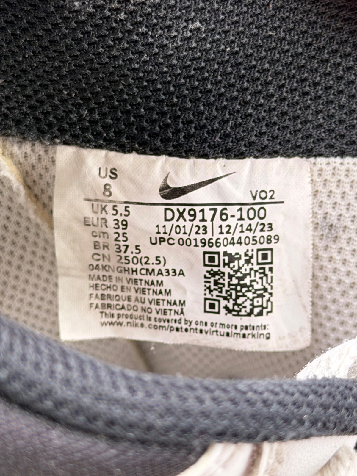 Nike Gamma Force, buty sportowe damskie w bardzo dobrym stanie rozmiar 39, etykieta z kodem modelu DX9176-100