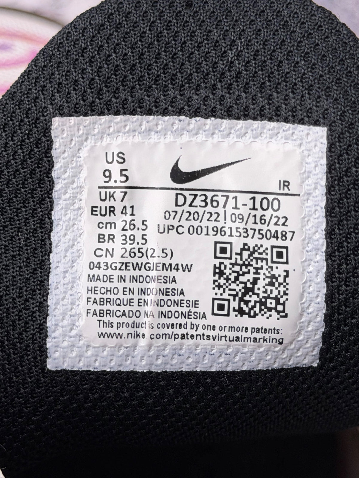 Nike Air Max Plus Fuchsia Picante Gradient, buty sportowe męskie w bardzo dobrym stanie rozmiar 41, etykieta z kodem modelu DZ3671-100