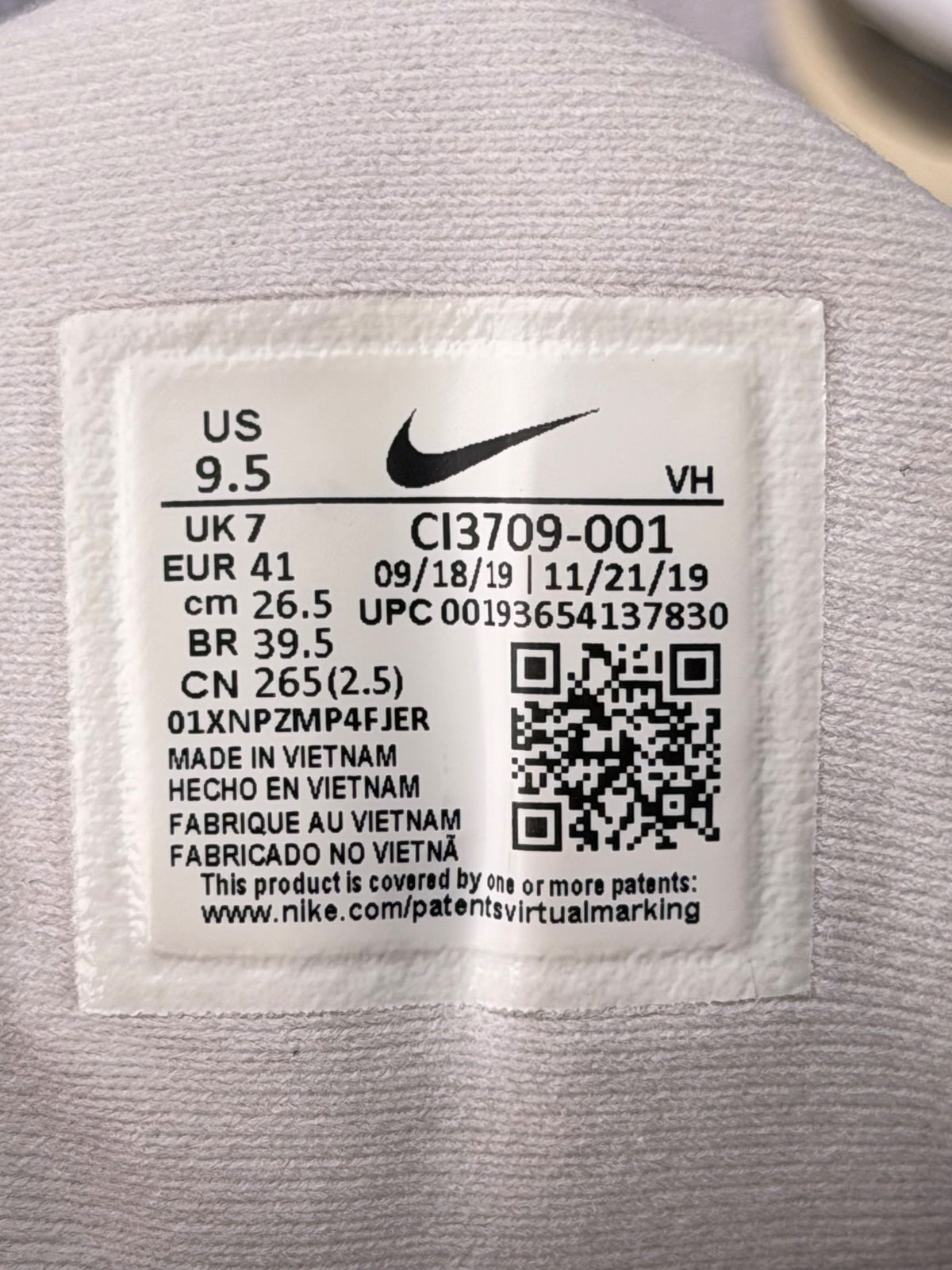 Nike Air Max 98, buty sportowe męskie w bardzo dobrym stanie rozmiar 41, etykieta z kodem modelu CI3709-001