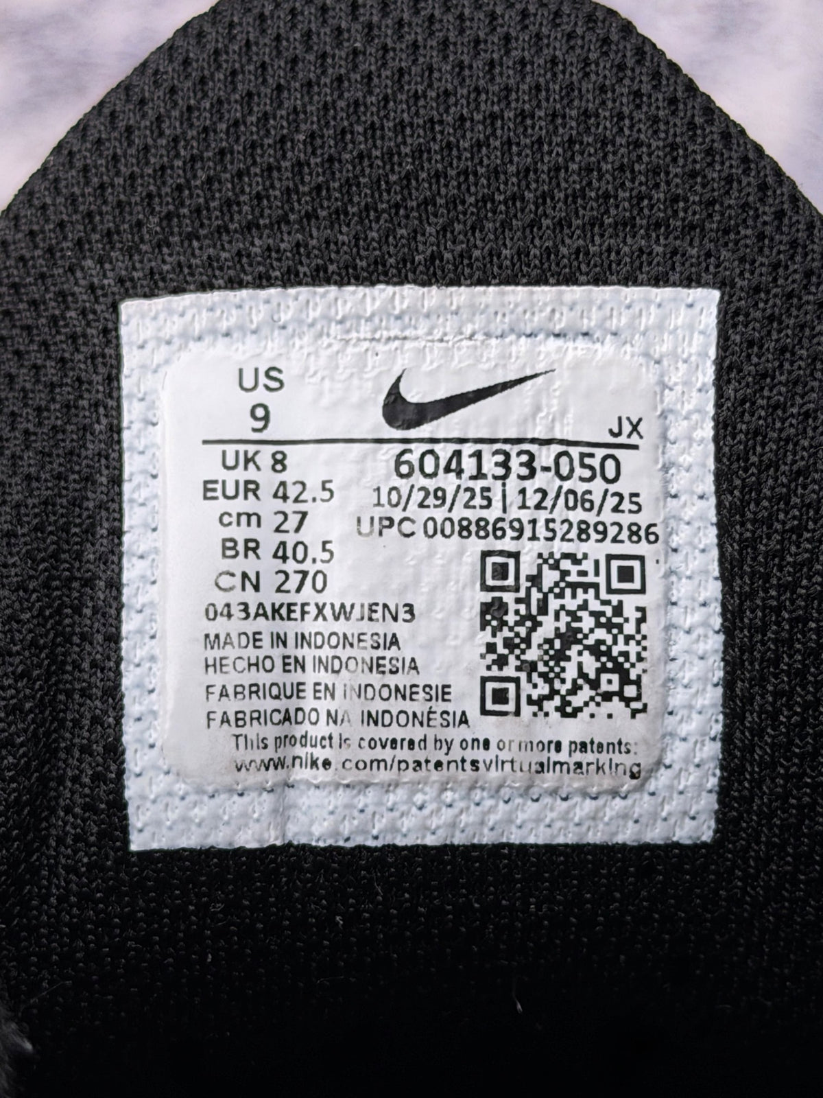 Nike Air Max Plus Triple Black, buty sportowe męskie w bardzo dobrym stanie rozmiar 42.5, etykieta z kodem modelu 604133-050