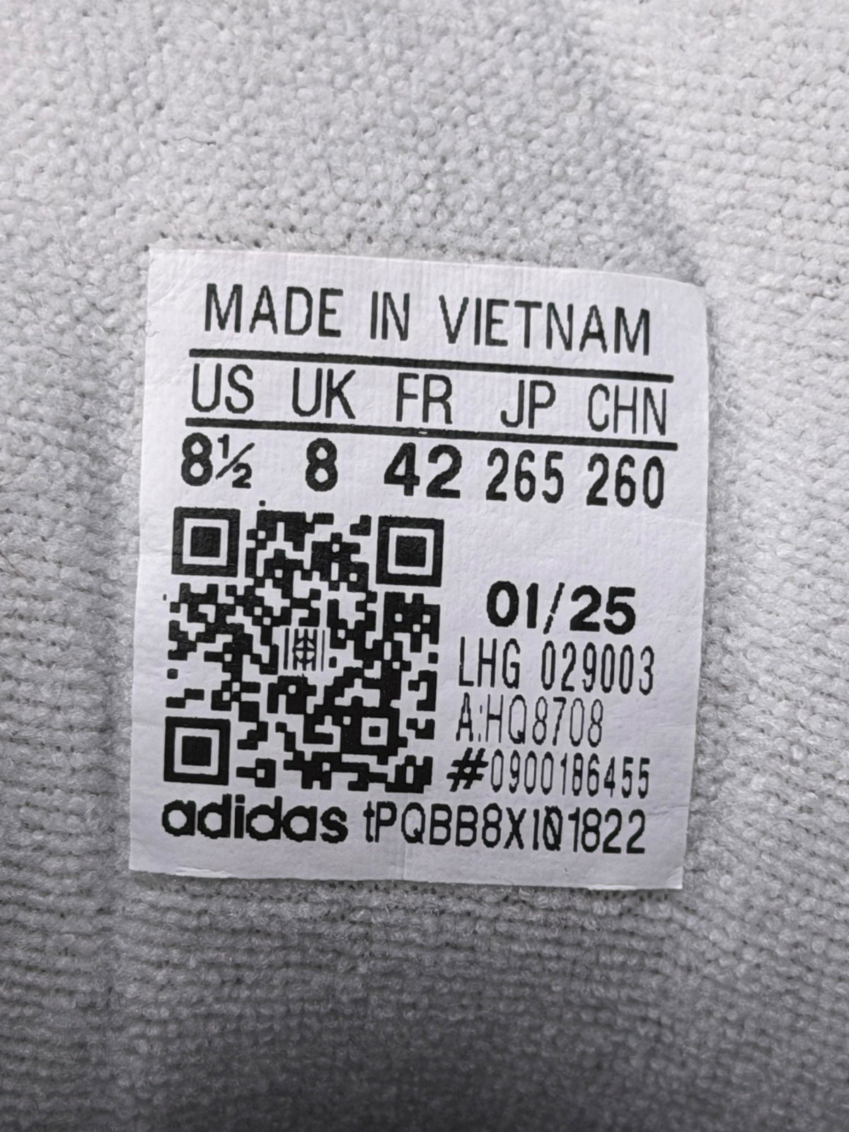 Adidas Campus Black White Gum, buty sportowe męskie w bardzo dobrym stanie rozmiar 42, etykieta z kodem modelu HQ8708
