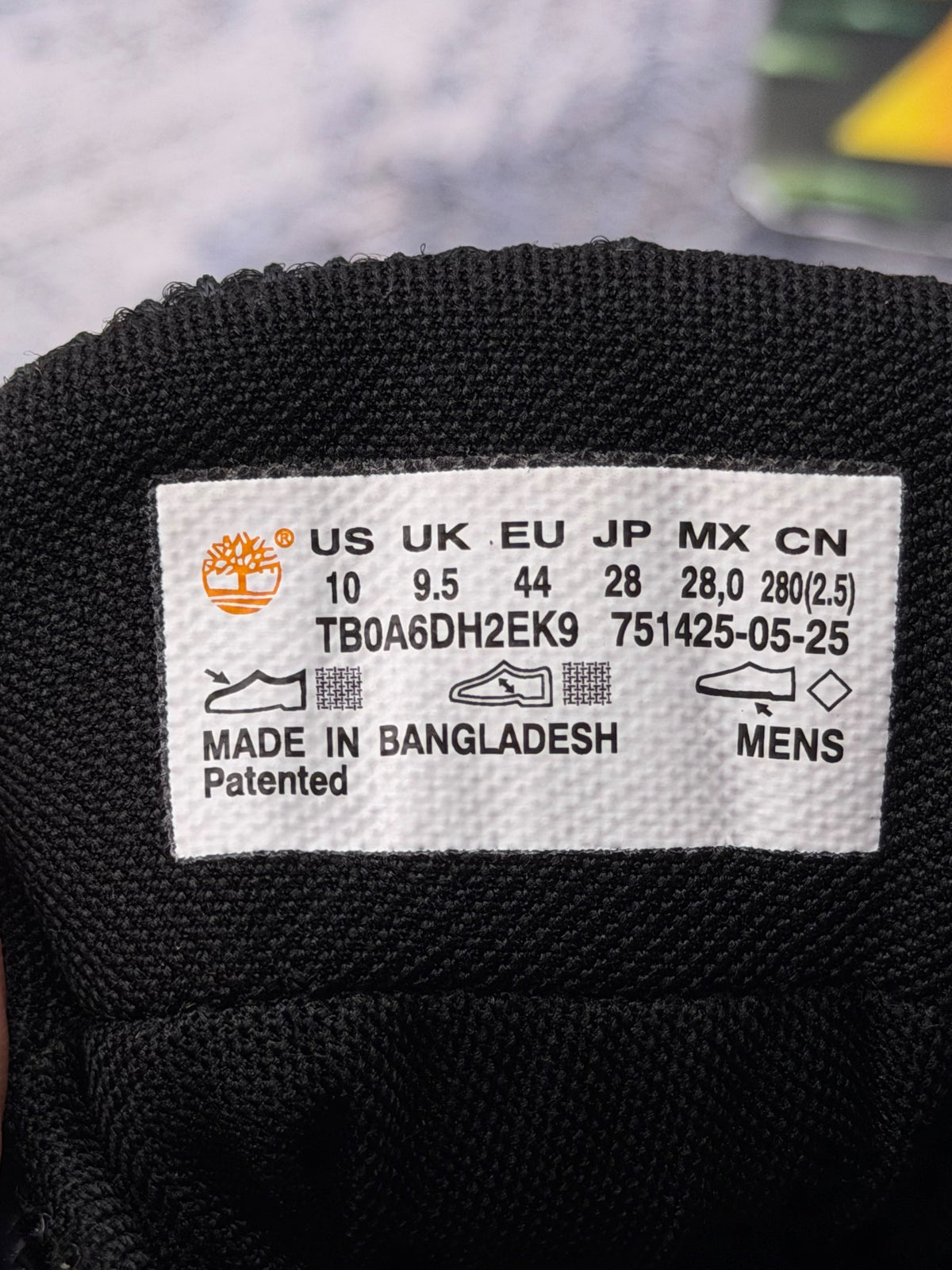 Timberland Winsor Trail Waterproof Trainer Black, buty sportowe męskie w bardzo dobrym stanie rozmiar 44, etykieta z kodem modelu TB0A6DH2EK9