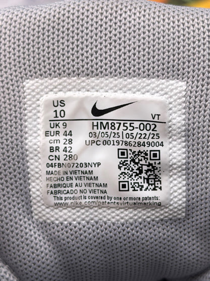 Nike Air Max 95 Wolf Grey, buty sportowe męskie w bardzo dobrym stanie rozmiar 44, etykieta z kodem modelu HM8755-002